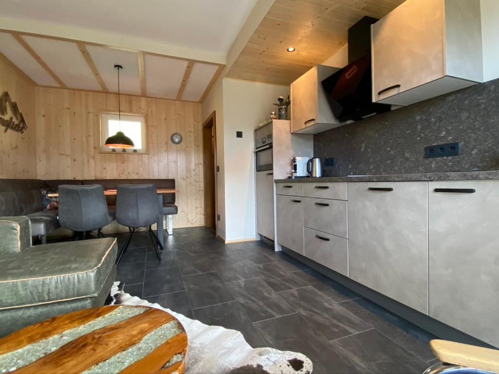 ראדנטיין Nocky Mountains Lodge And Apartment מראה חיצוני תמונה