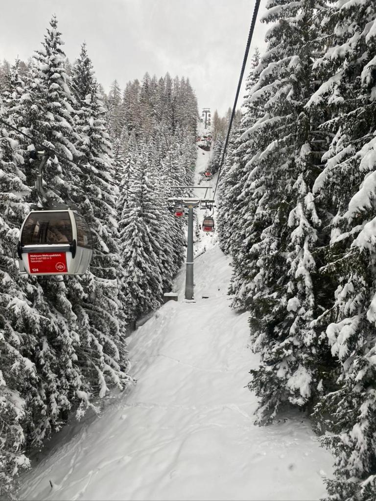 ראדנטיין Nocky Mountains Lodge And Apartment מראה חיצוני תמונה